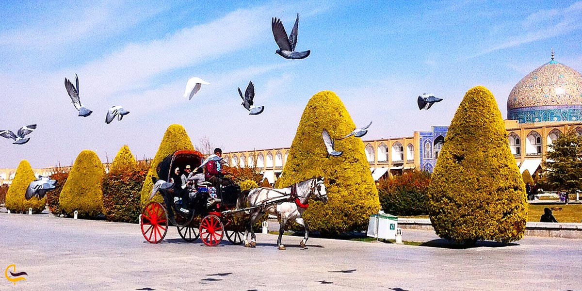 تصویری از درشکهسواری در میدان نقش جهان