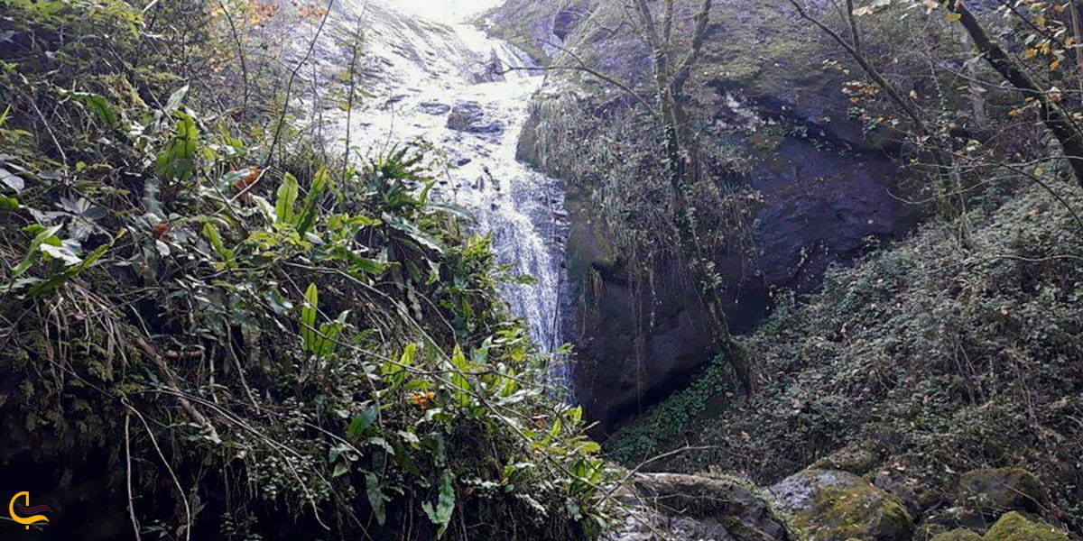 عکس آشنایی با آبشار سیاه تاش