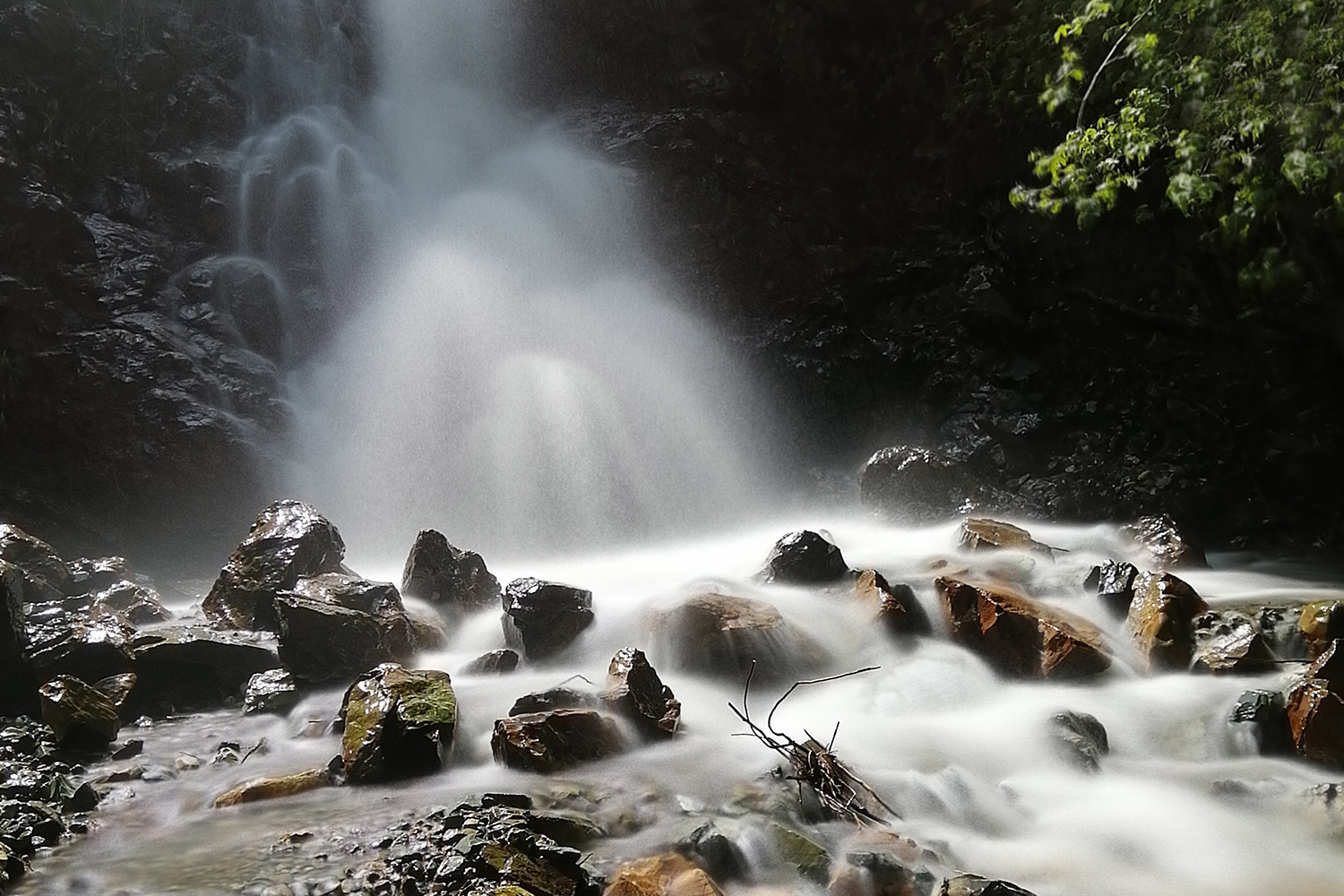 تصویری از آبشار گلابدره