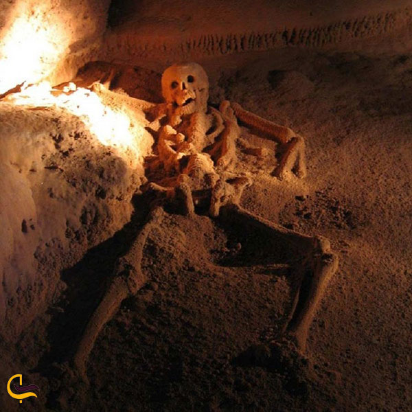 عکس استخوان‌های انسان در غار
