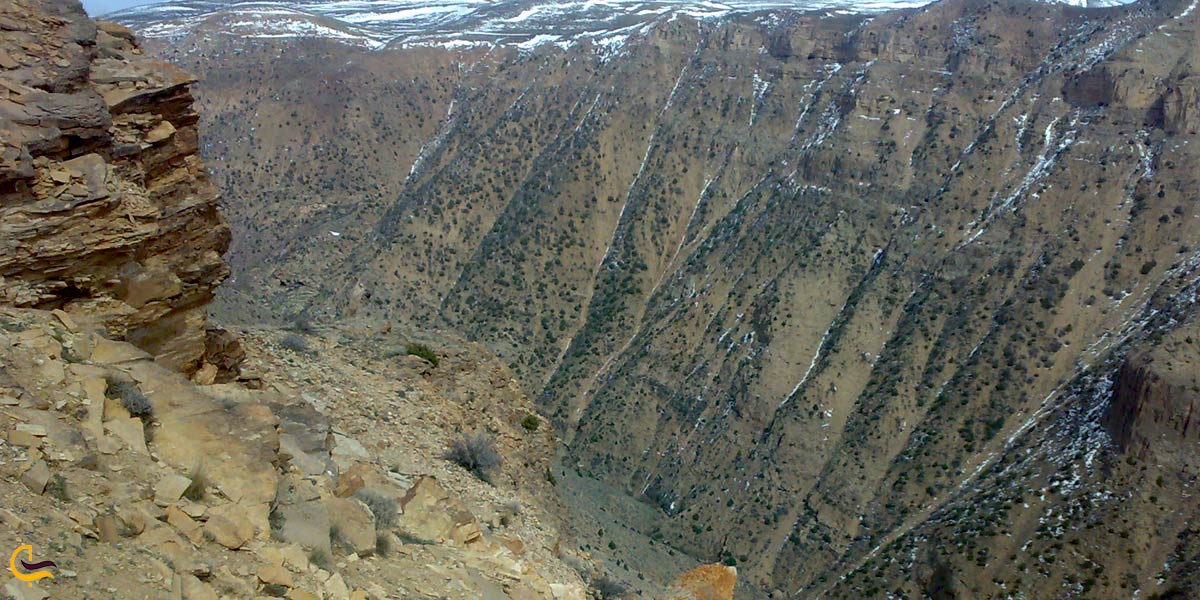 تصویری از قلعه و پای قلعه کلیشم