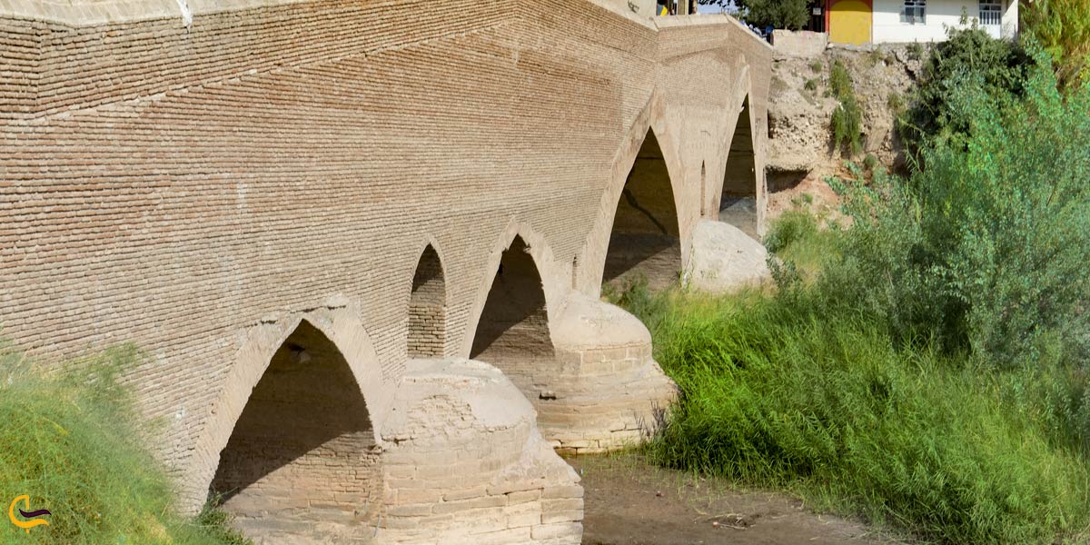 تصویری از پل‌ تاریخی‌ لوشان‌