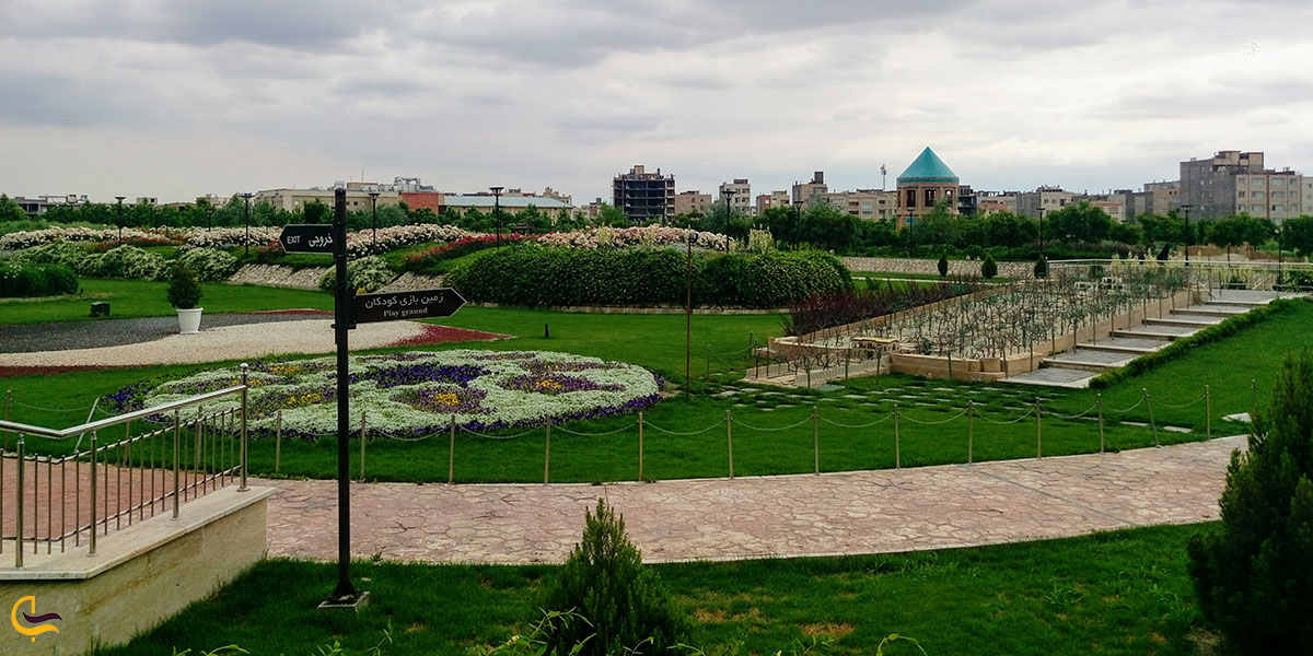 عکس از تابلوی راهنما بوستان مینیاتوری مشهد