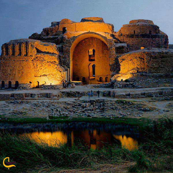 تصویری از کاخ اردشیر بابکان