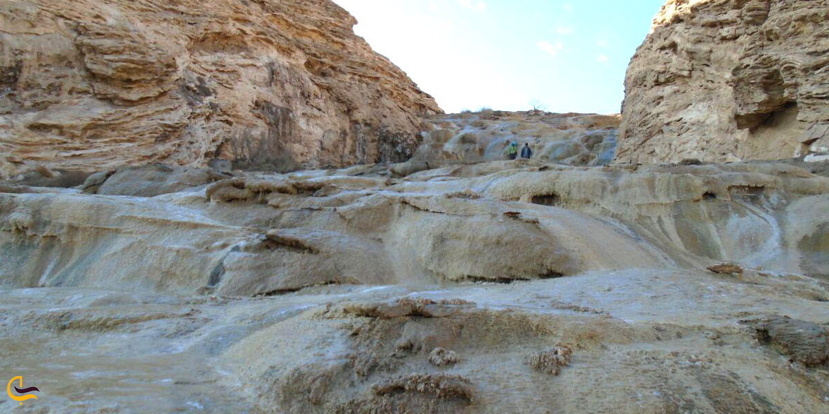 تصویری از سنگ آب ندوشن