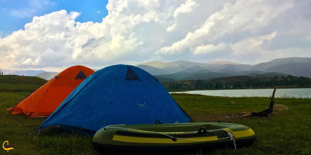 تصویری از کمپ زدن در کنار دریاچه حلیمه جان