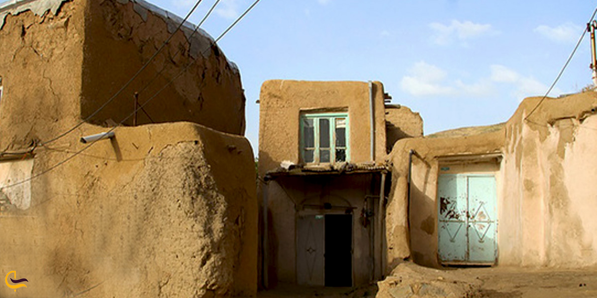 تصویری از خانه های قدیمی تاکستان