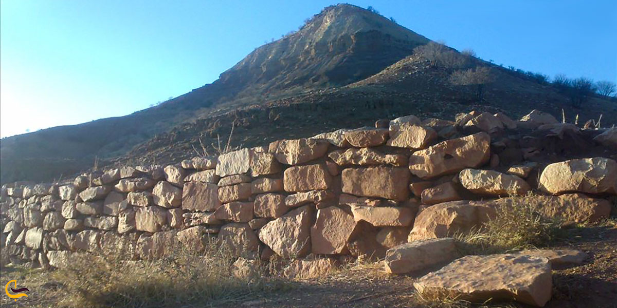 عکس معبد سرخ‌دم لکی کوهدشت