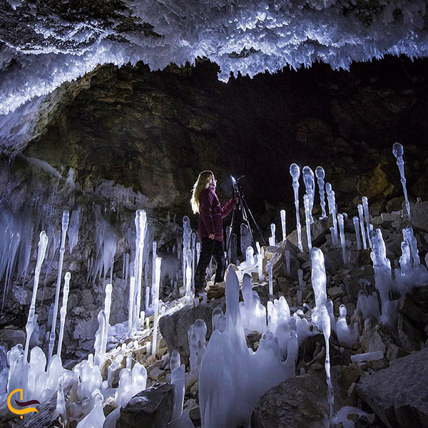 عکس مسیر پرپیچ‌وخم غار یخ مراد چالوس