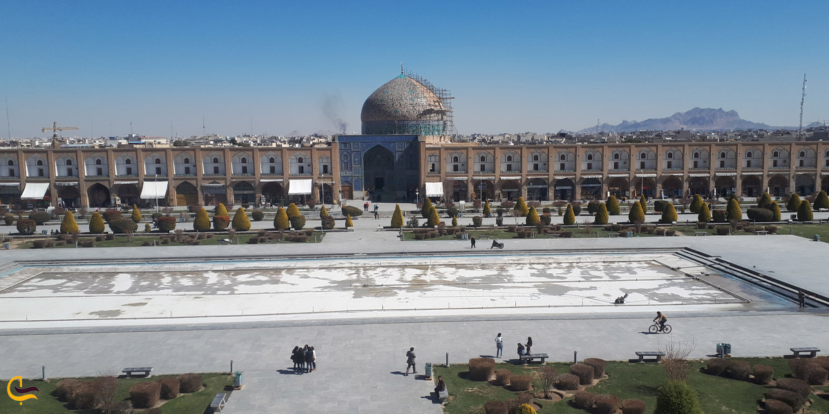 نمایی از بازار های میدان نقش جهان