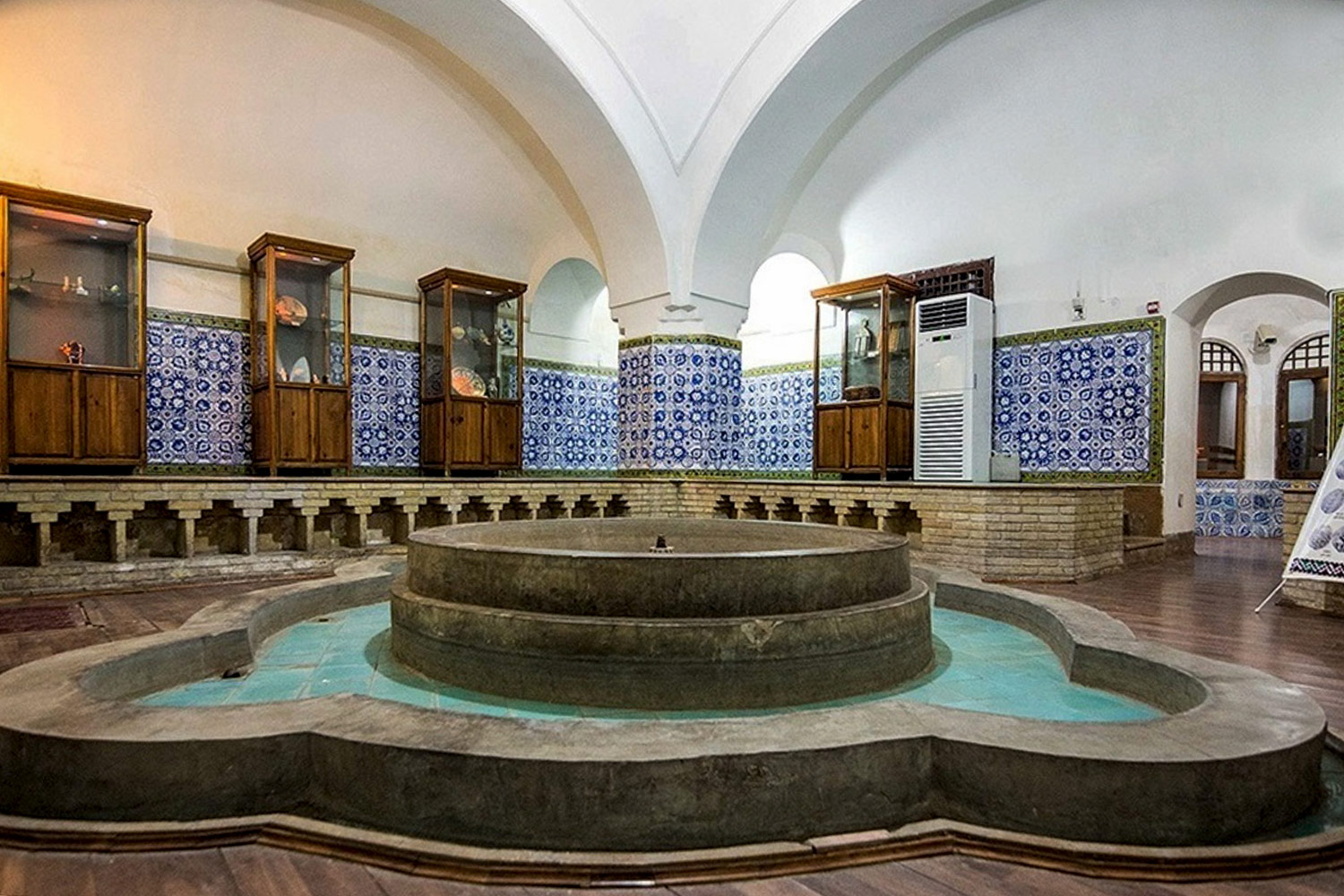 تصویری از حمام حضرت