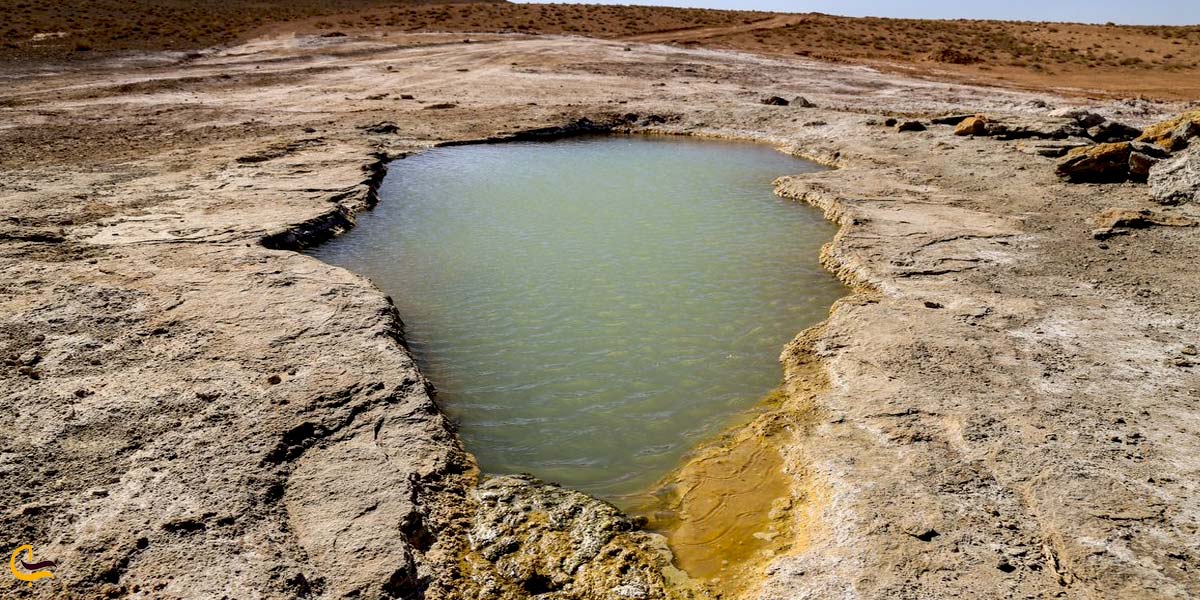 تصویری از چشمه آبگرم سنگ آب ندوشن