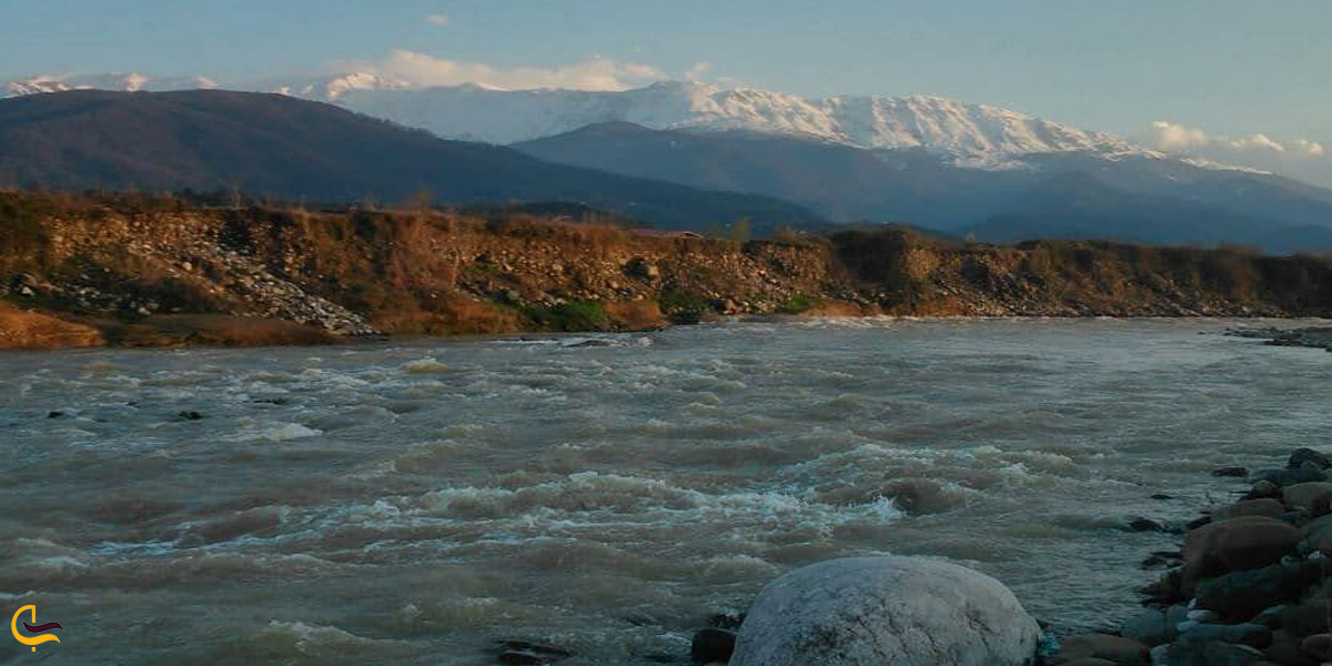 تصویری از رودخانه پل رود