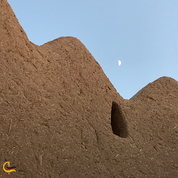 تصویری از معماری قلعه سر یزد