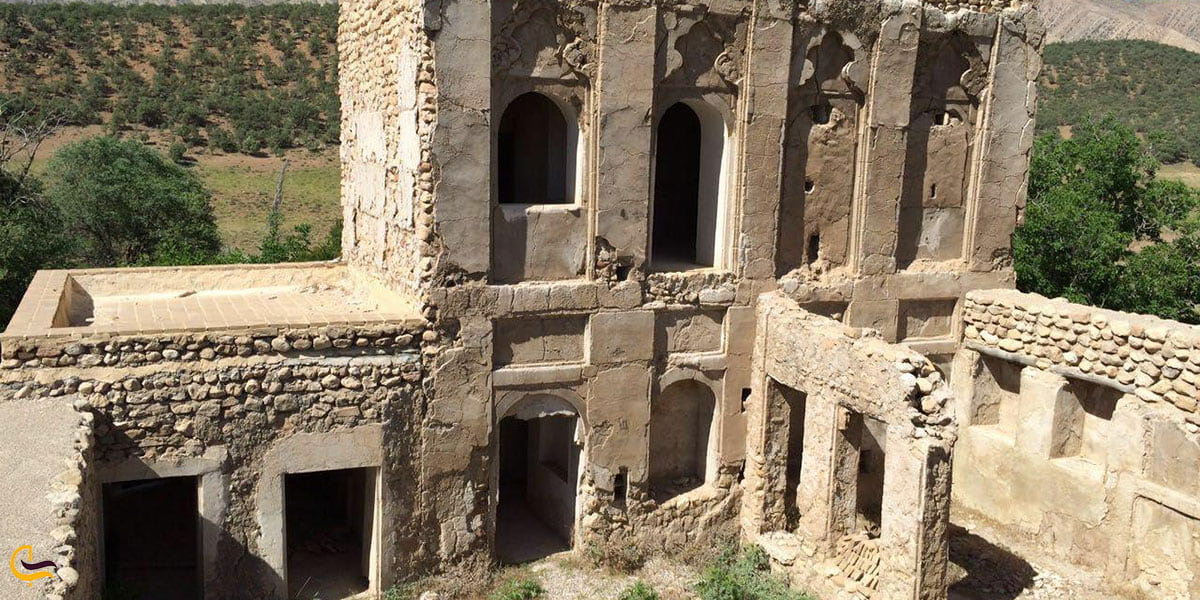 عکس قلعه تاریخی چرام