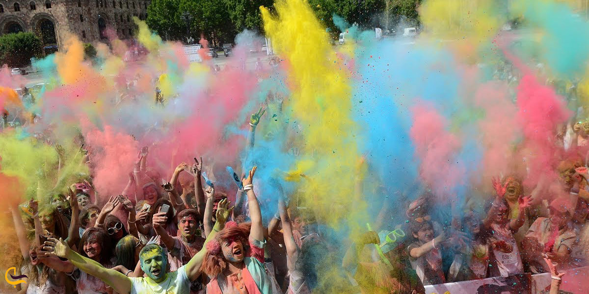 تصویری از جشنوارهها و فستیوالهای رنگارنگ و سرگرمکننده ارمنستان