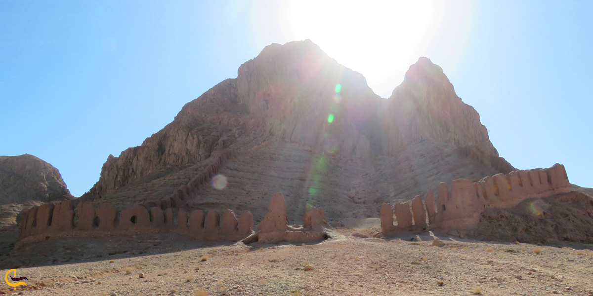 تصویری از قلعه دختر