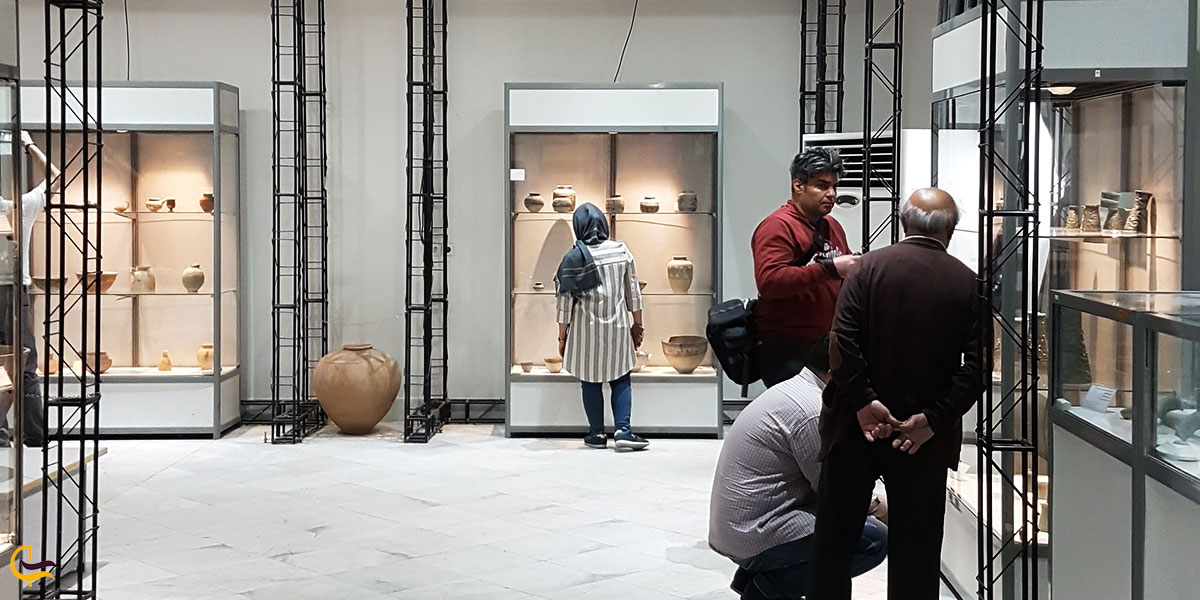 عکس فضای داخلی موزه باستان شناسی جیرفت