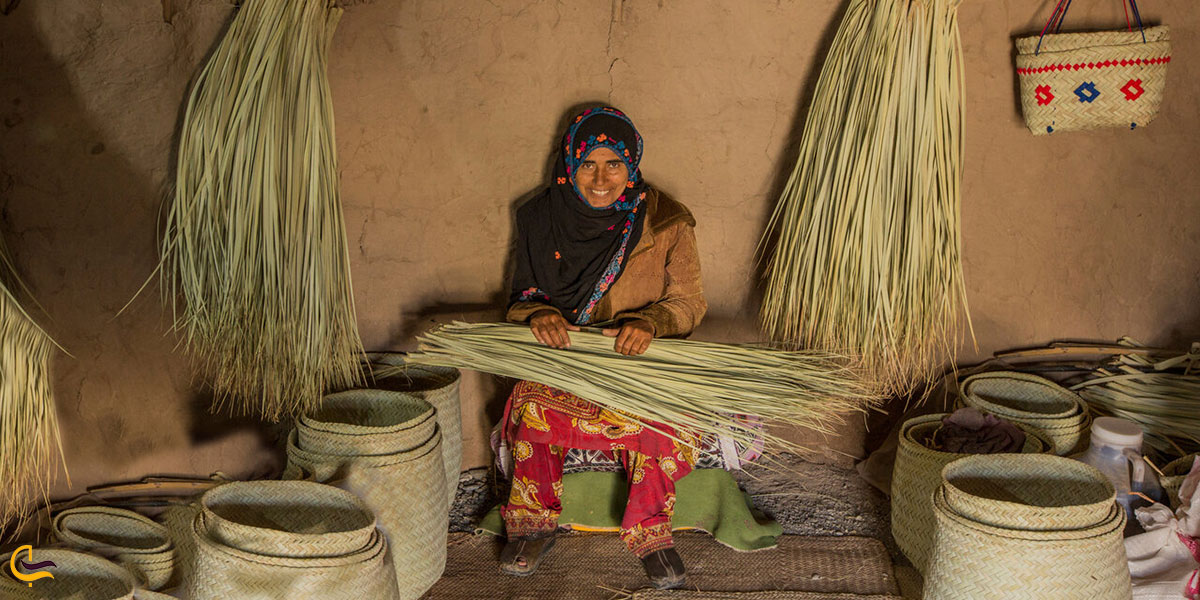 عکس حصیر بافی زنان ایرانشهر