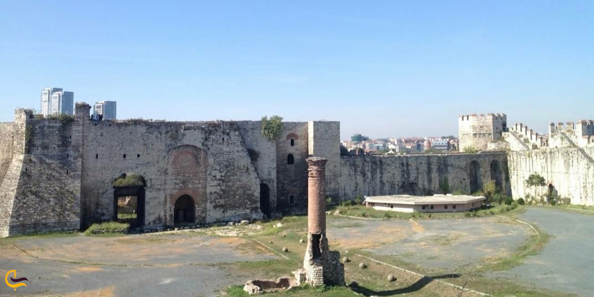 تصویری از قلعه یدیکوله