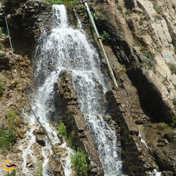 تصویری از آبشار قلعه دختر