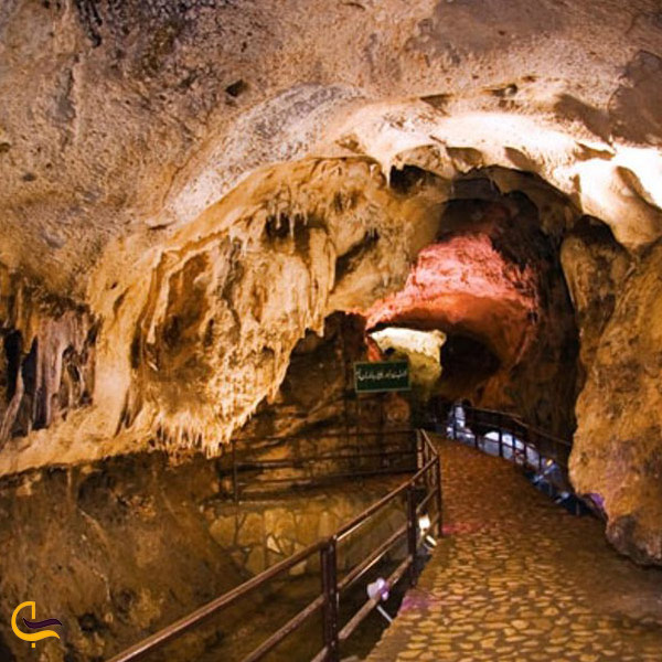 نمایی از داخل غار قوری قلعه
