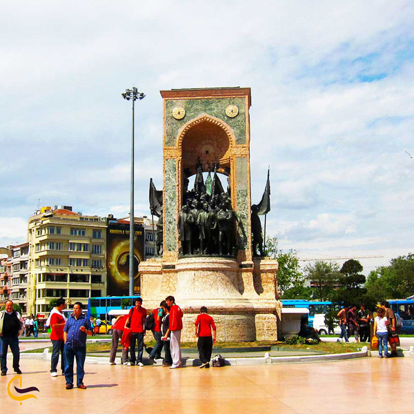مجسمه استقلال استانبول