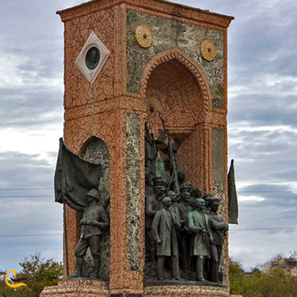 تصویری از مجسمه استقلال استانبول