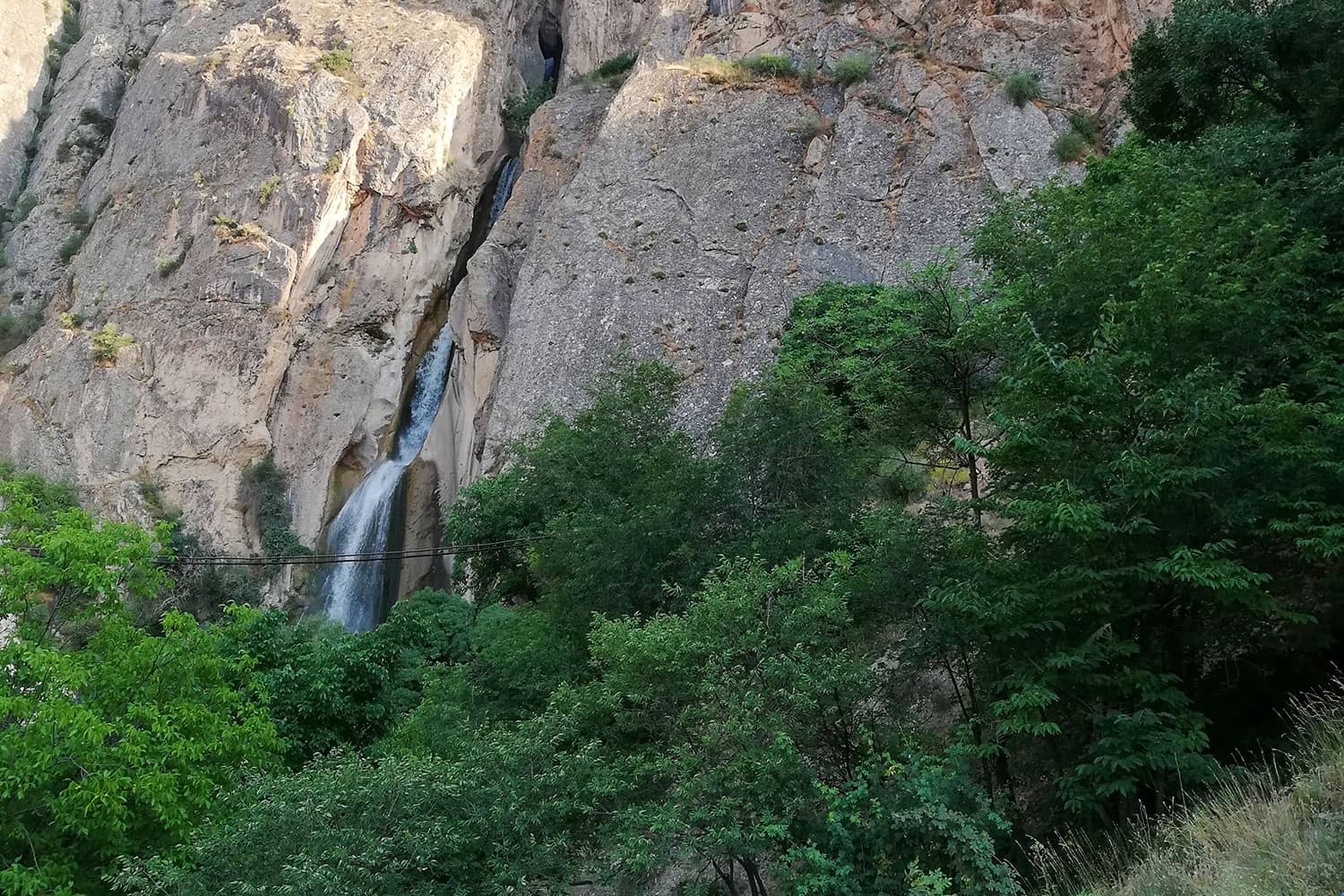 عکس آبشار شاهاندشت