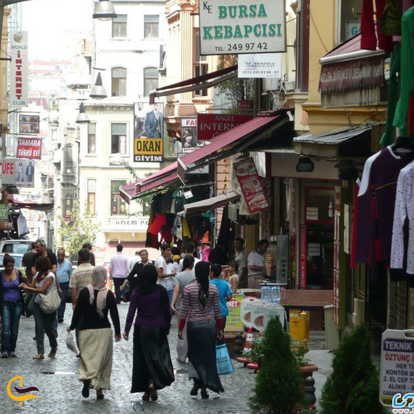 تصویری از بازار گردی در خیابان استقلال استانبول