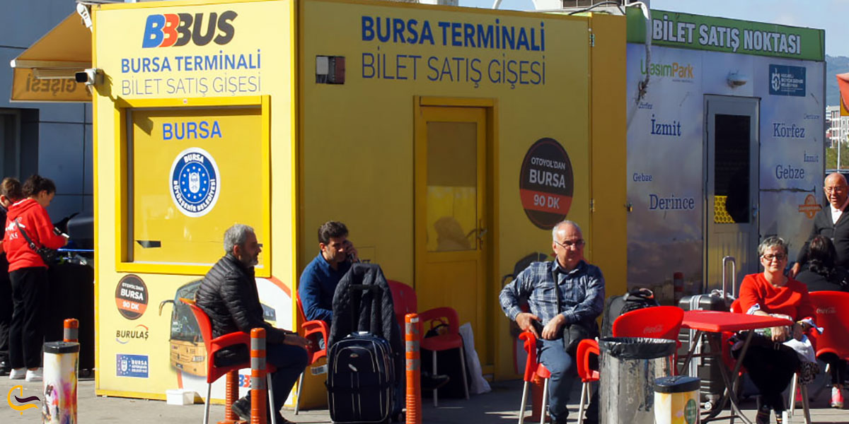 عکس کیوسک کوچک در ورودی ترمینال فرودگاه سابیها گوکچه