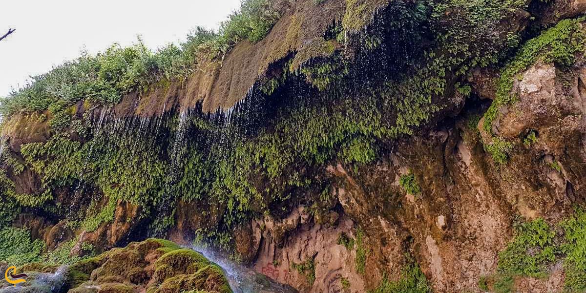 عکس فصل بهار آبشار آسیاب خرابه