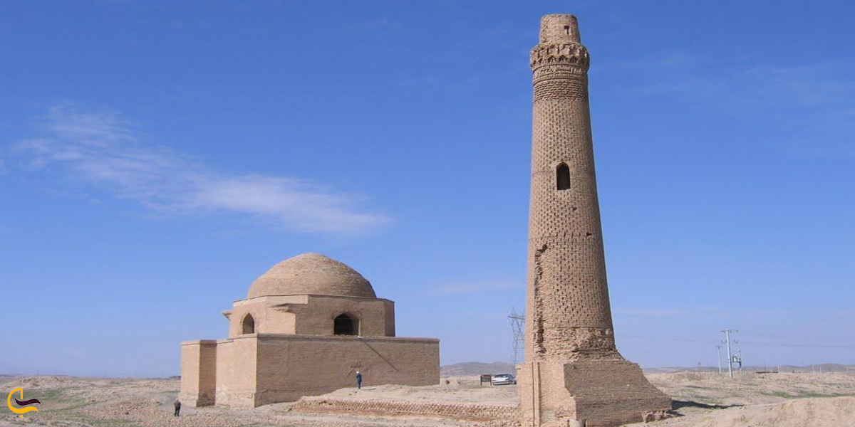 تصویری از آرامگاه ارسلان جاذب