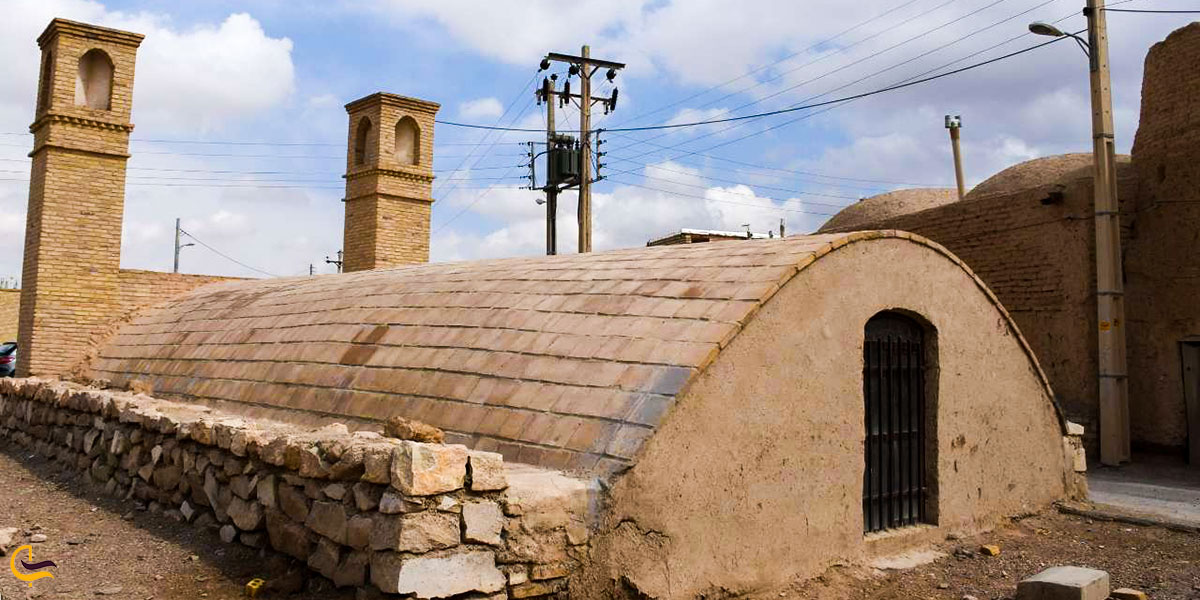 عکس چشمه آبگرم ورتون