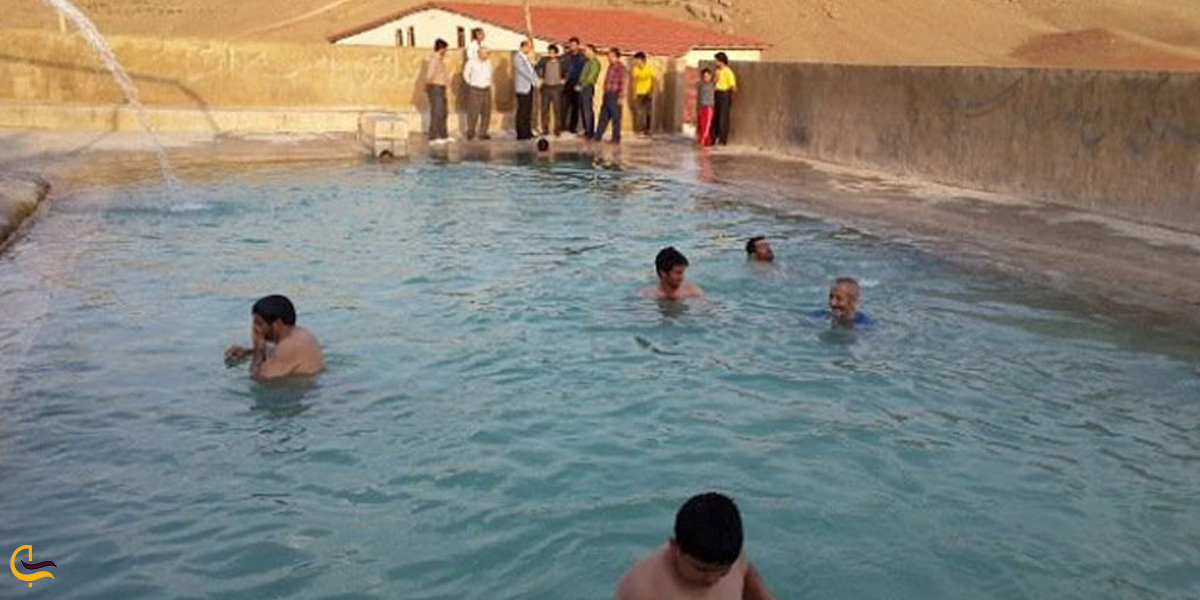تصویری از چشمه آبگرم ایستی سو