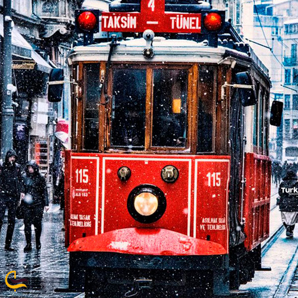 تصویری از تراموای قدیمی استانبول