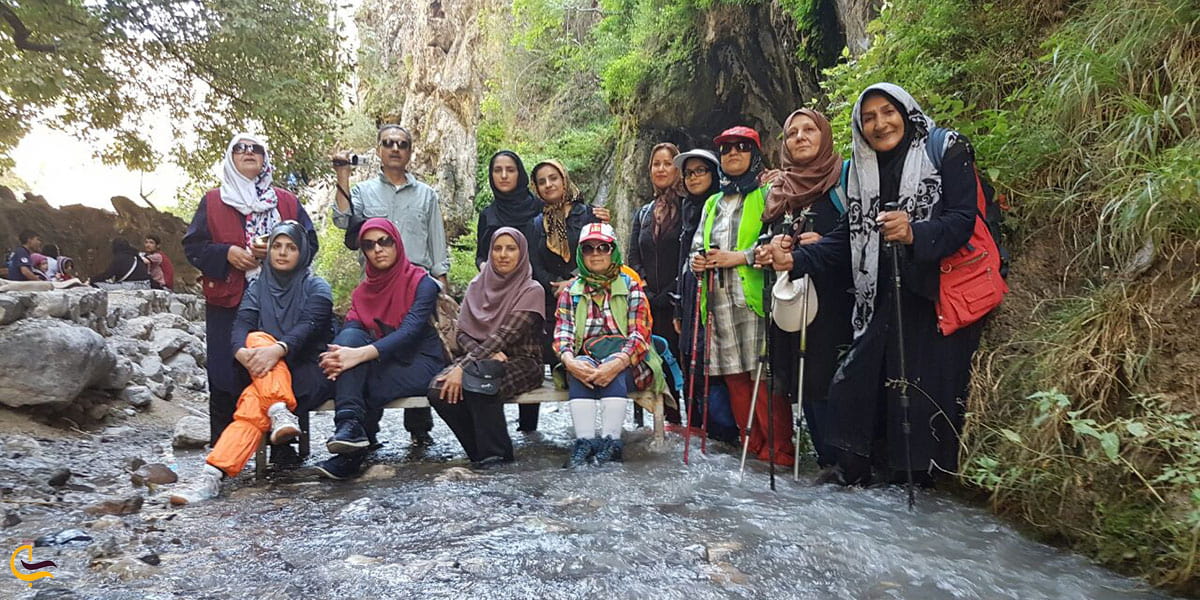 عکس گردشگران آبشار ارتکند