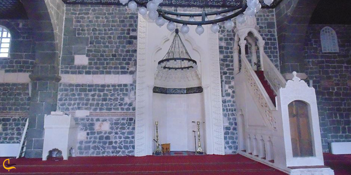 تصویری از داخل مسجد کبود