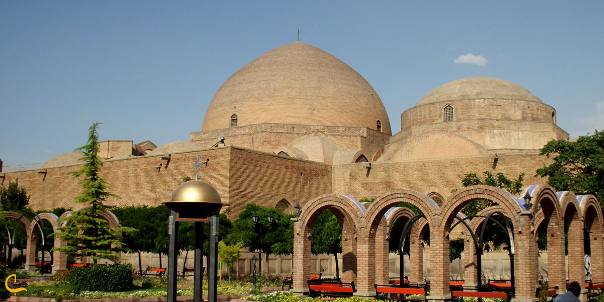 تصویری از بنای ساختمان مسجد کبود