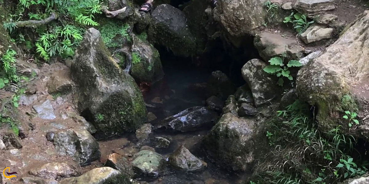 عکس چشمه دمکش