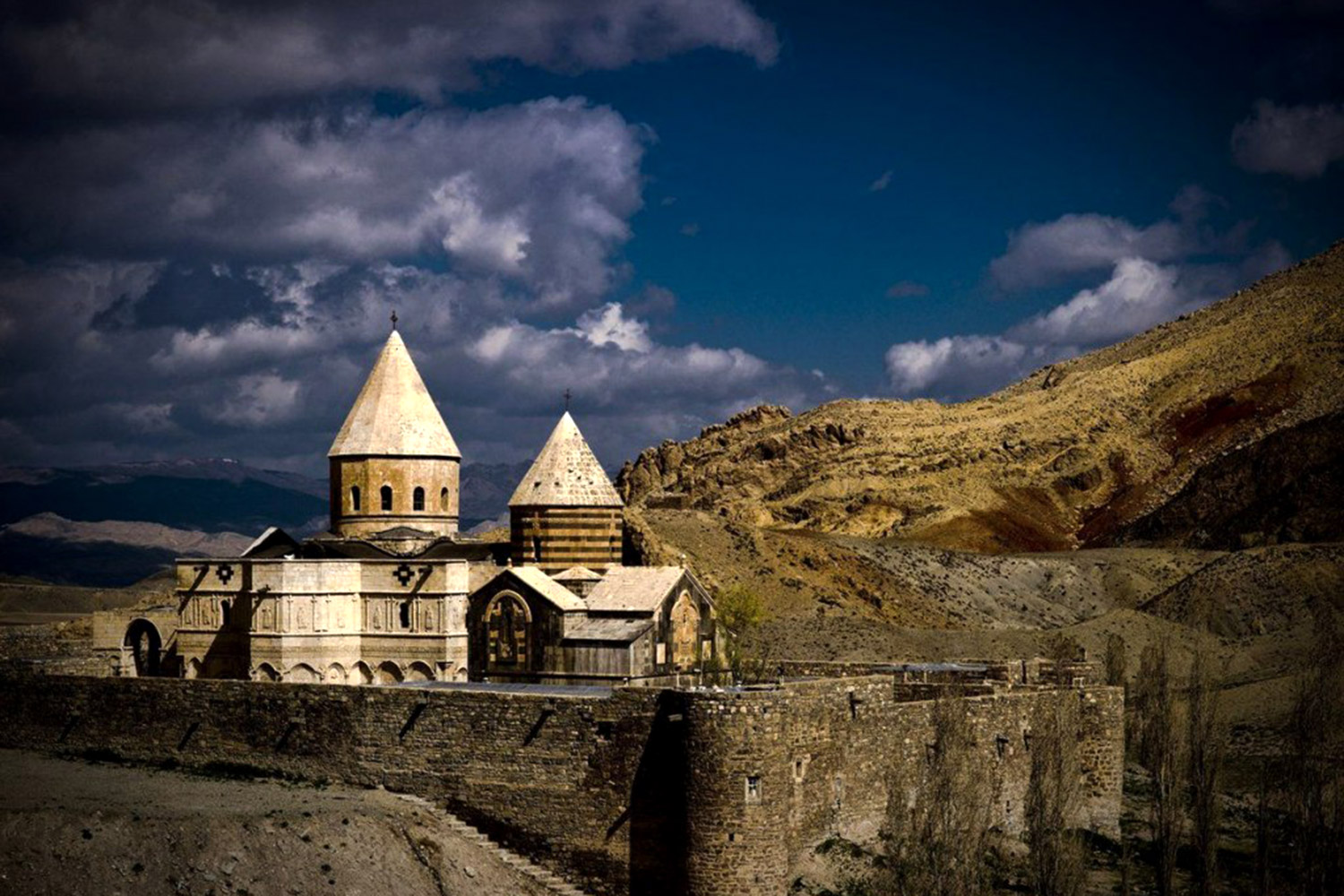 تصویری از کلیساهای ایران
