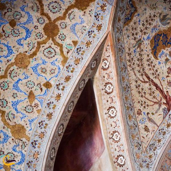 عکس تزئینات و نقاشی‌های داخل کاخ عالی قاپو