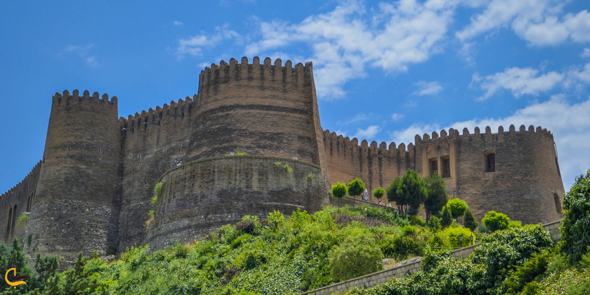 تصویری از قلعه فلک الافلاک