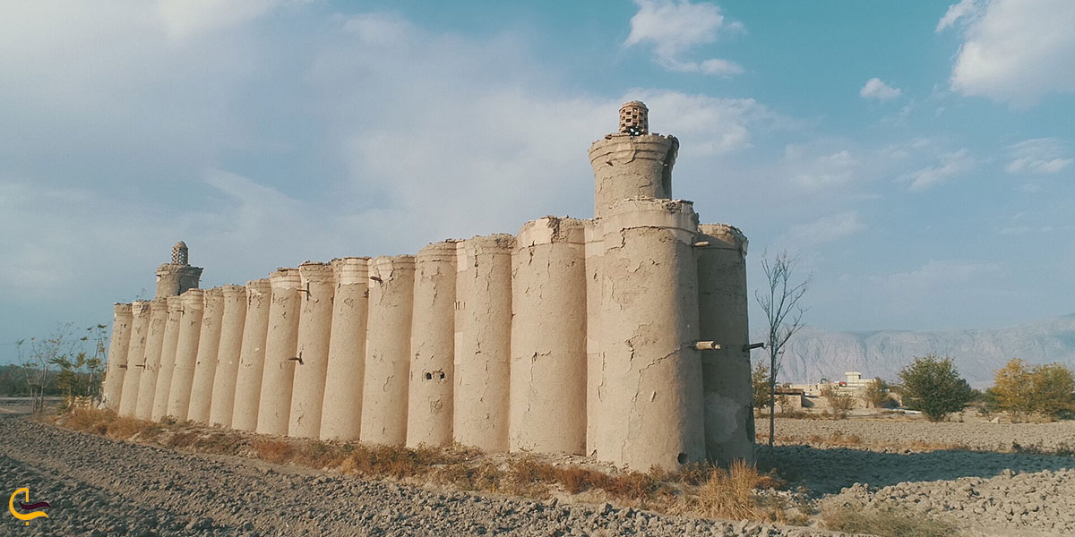 عکس چهل برج کلیسان در فلاورجان