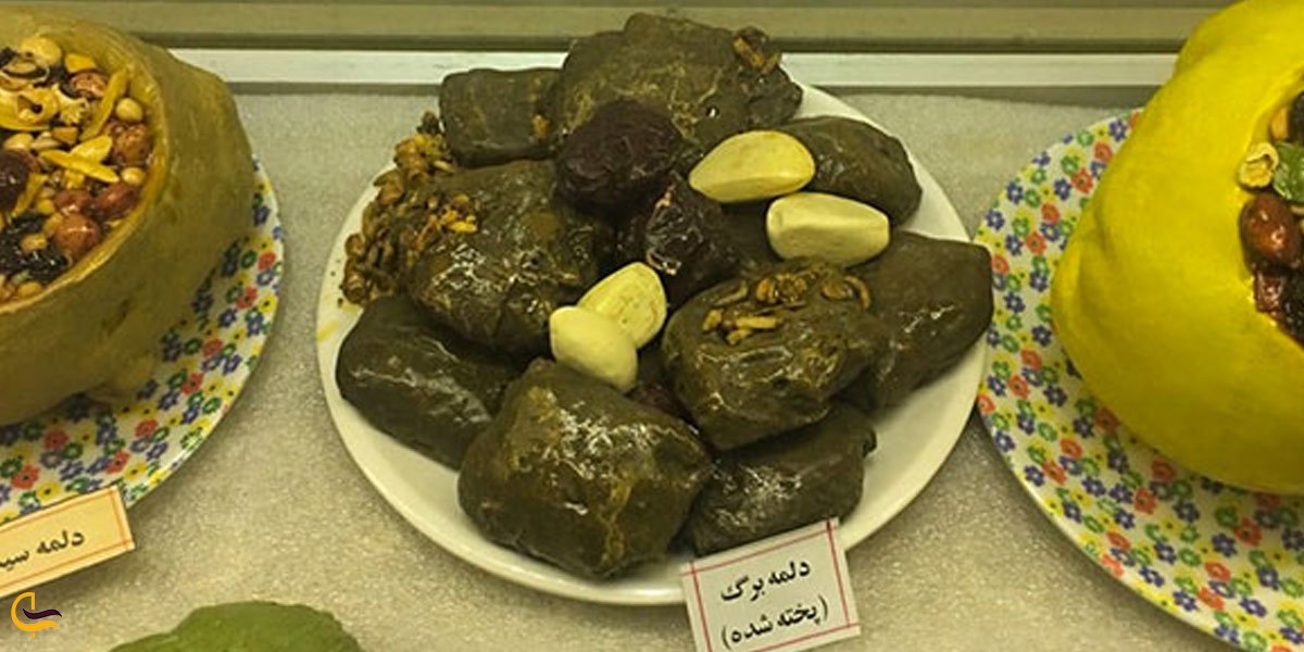عکس از مراحل پخت دلمه در موزه خوراکی استان بهتونی