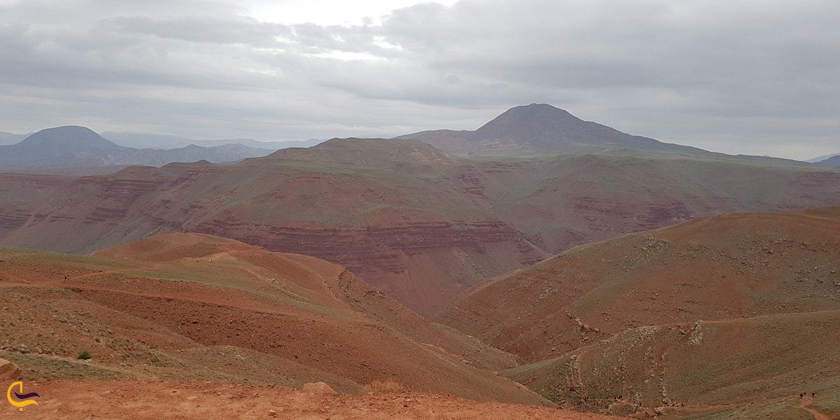 تصویری از کوه عینالی