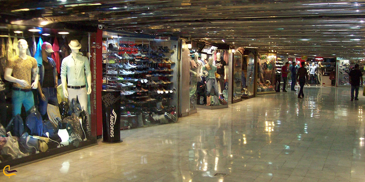 عکس مجتمع تجاری شهر شب