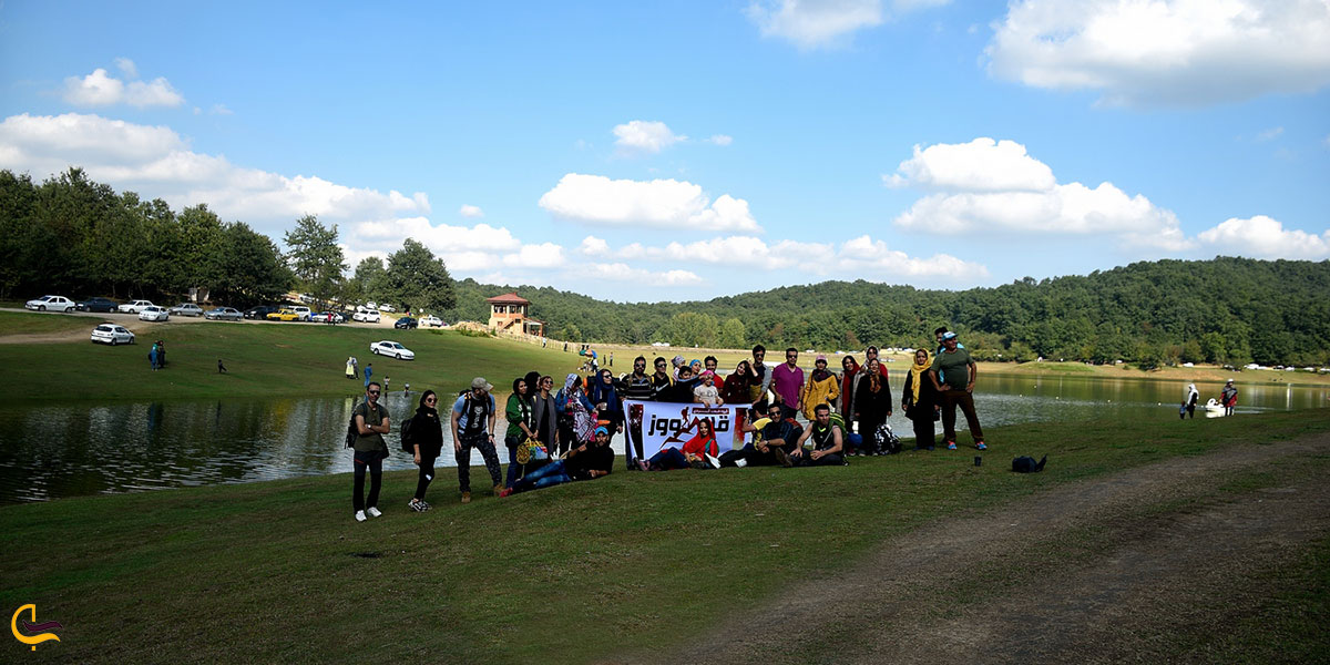 عکس عکاسی در کناردریاچه سقالکسار