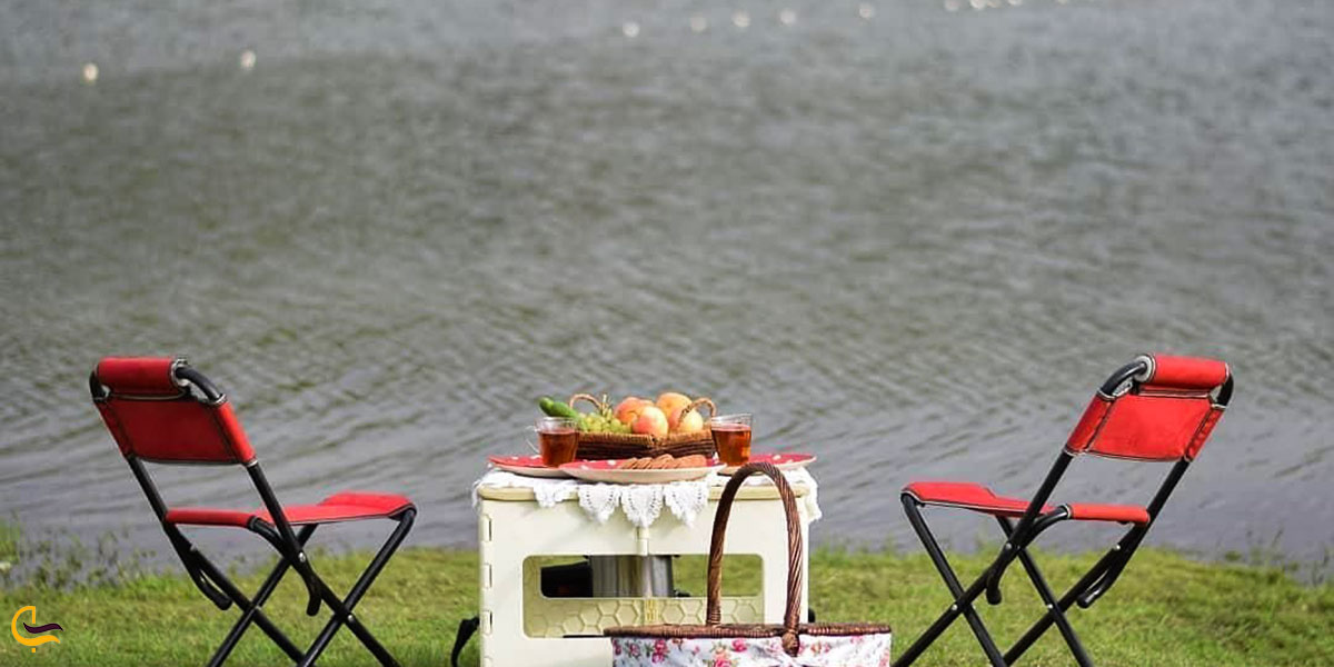 عکس پیک‌نیک در دریاچه سقالکسار