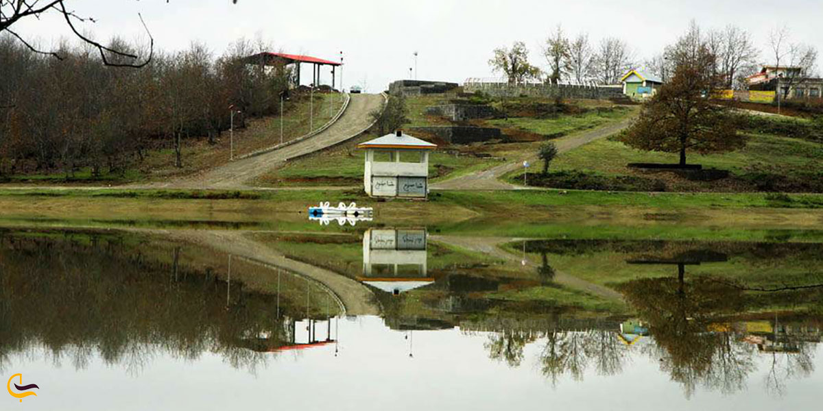 عکس ممنوع بودن شنا و ماهیگیری در دریاچه سقالکسار